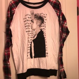 Justin Bieber Long Shirt with Plaid Sleeves
